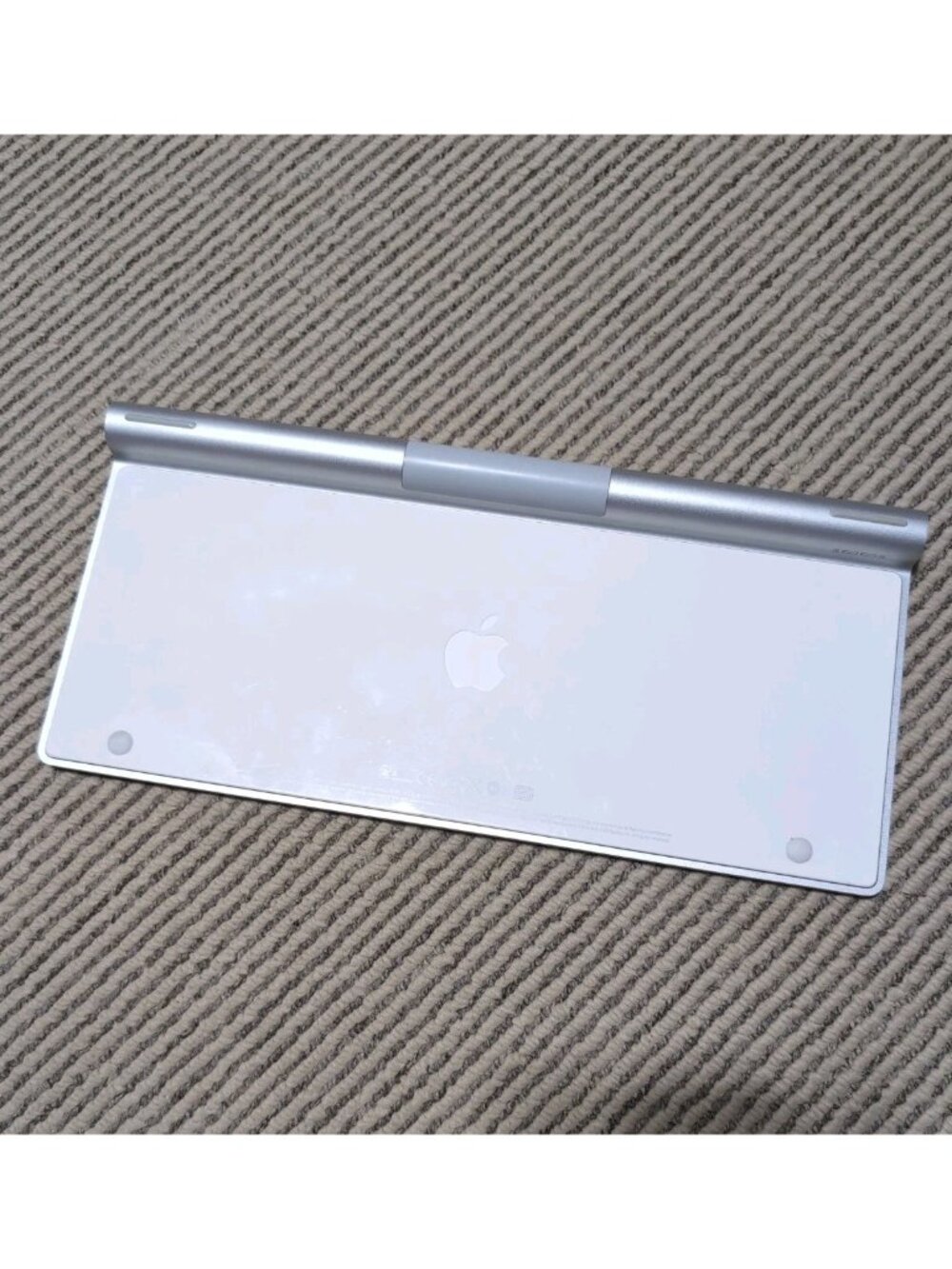 Apple Wireless Keyboard - MC184LL/A - Tested Working - Picture 2 of 2
